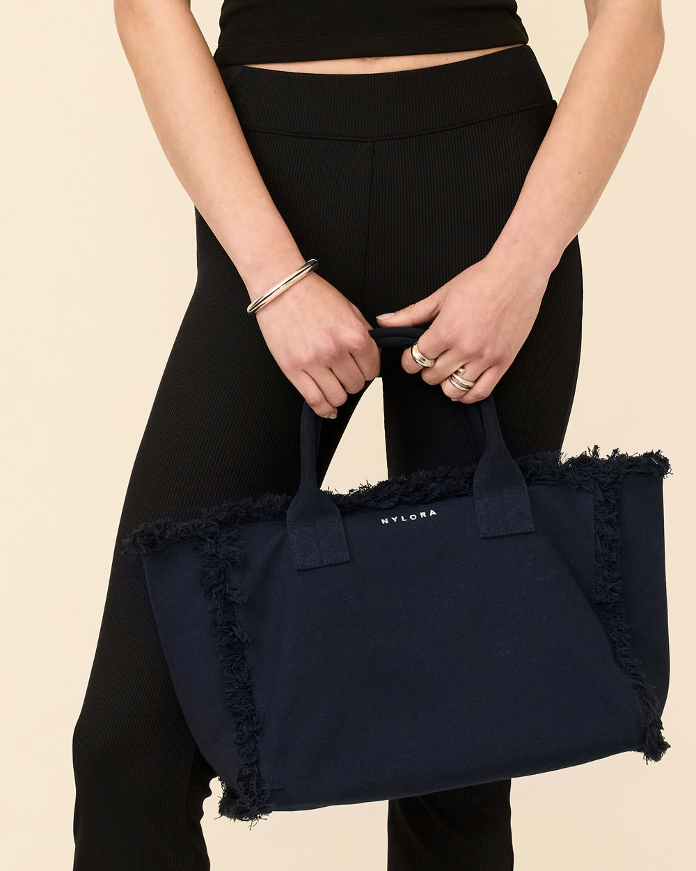 NYLORA FRINGE BAG MEDIUM NAVY