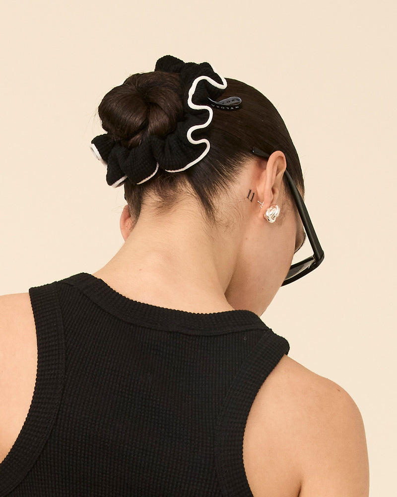 NYLORA SMALL SCRUNCHIE BLACK & WHITE