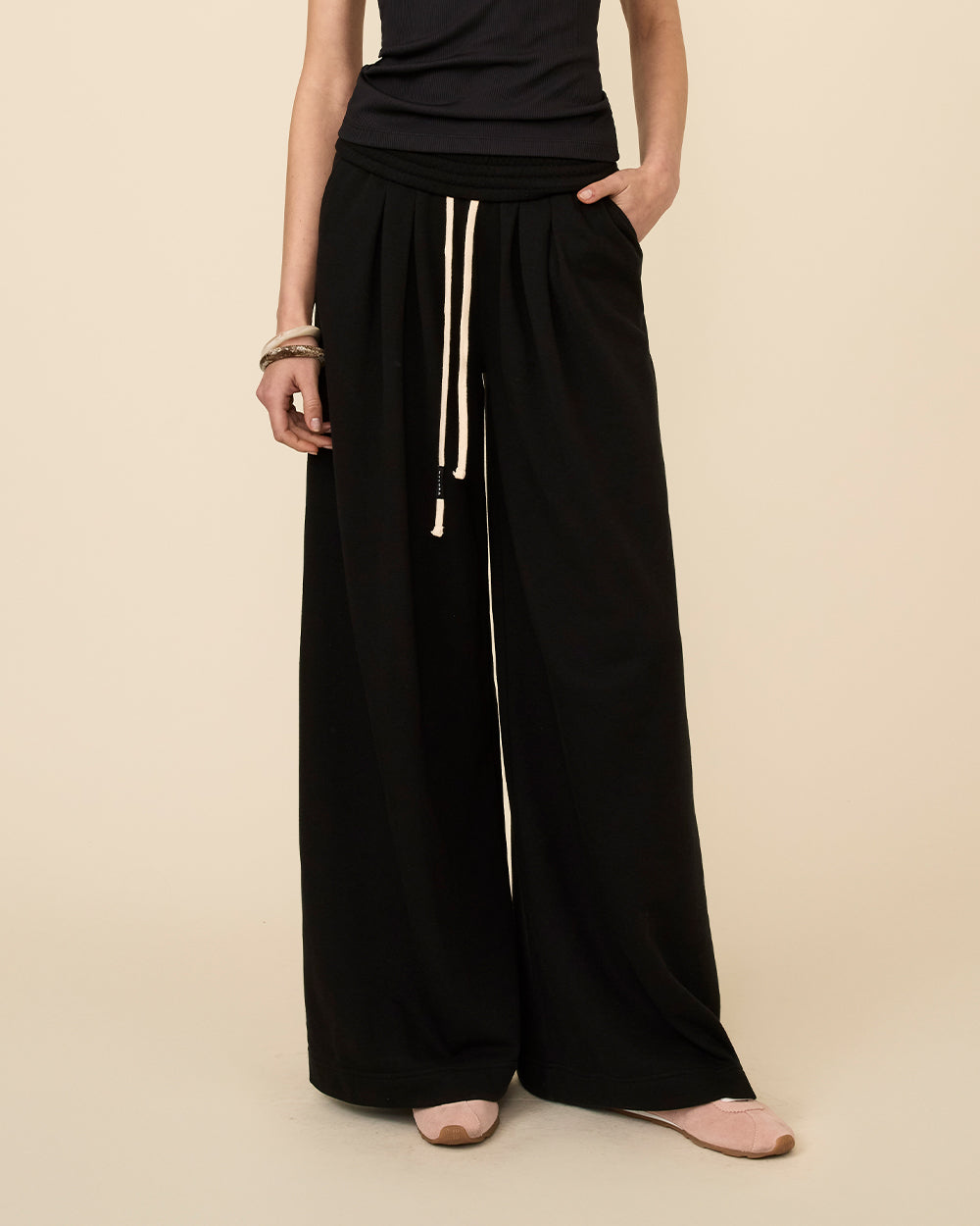 ★ronron★ OFF BALANCE PLEAT LAYERED PANTS BLACK ROWAN PANTS BLACK | NYLORA